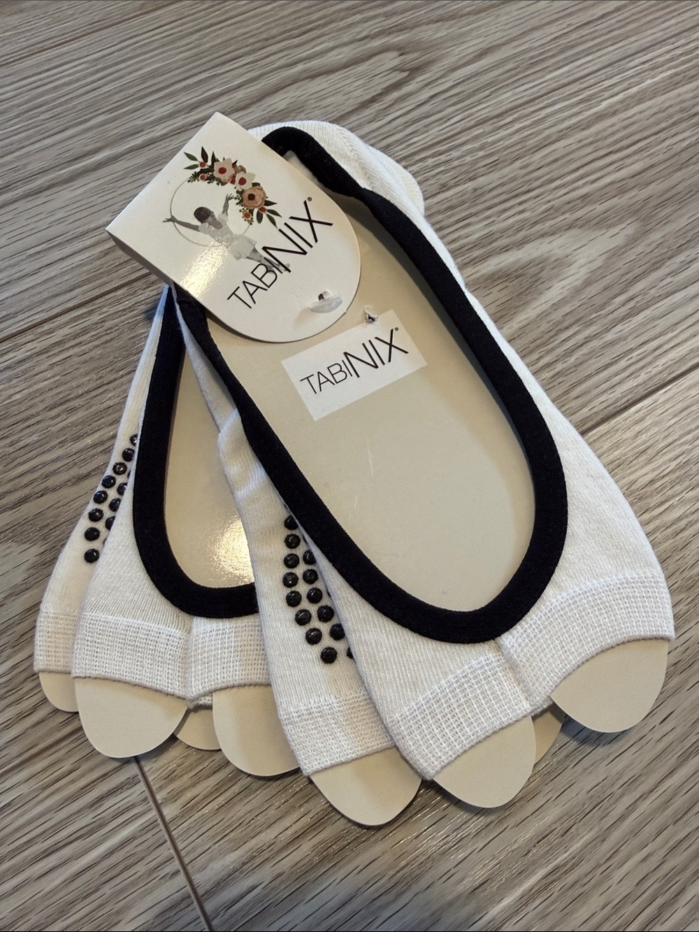 🏖️ NWT TabiNix Yoga Pilates Barre Socks